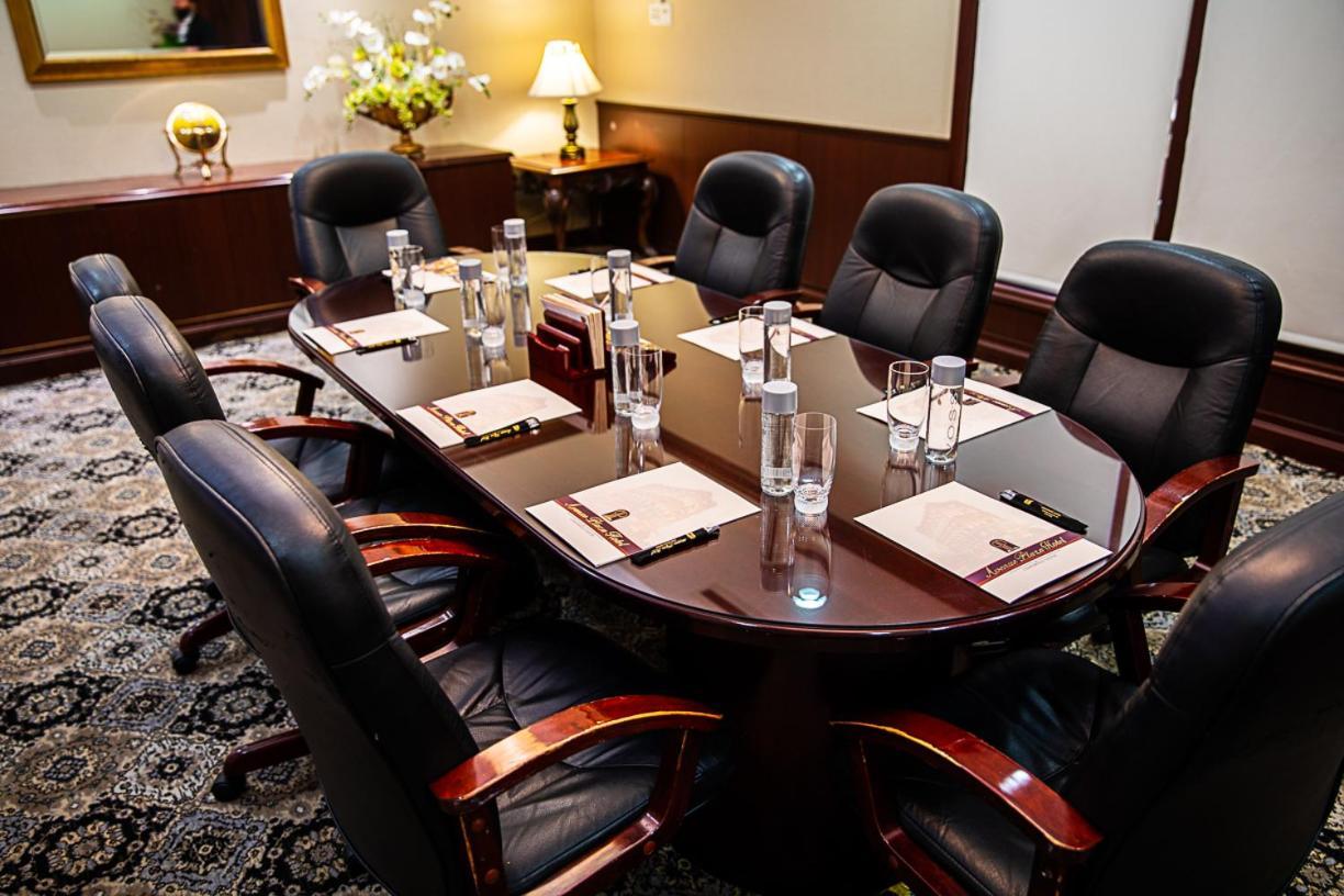 The Avenue Plaza Hotel New York Buitenkant foto